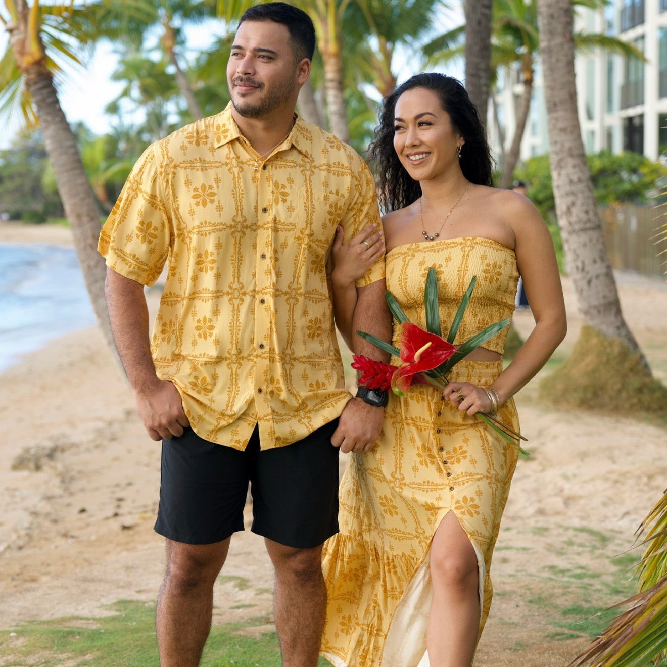 ALOHA SHIRT Pua Kenikeni Glow