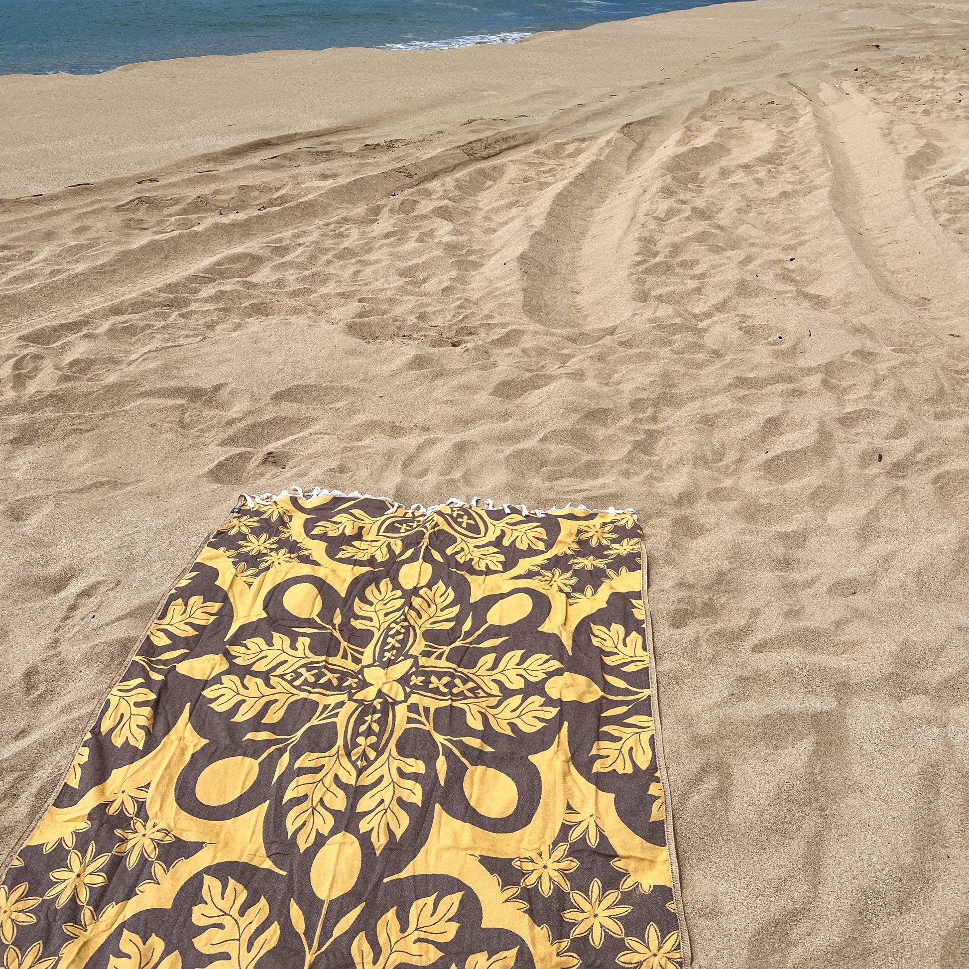 TE FEENUA Lux Beach Blanket for 2