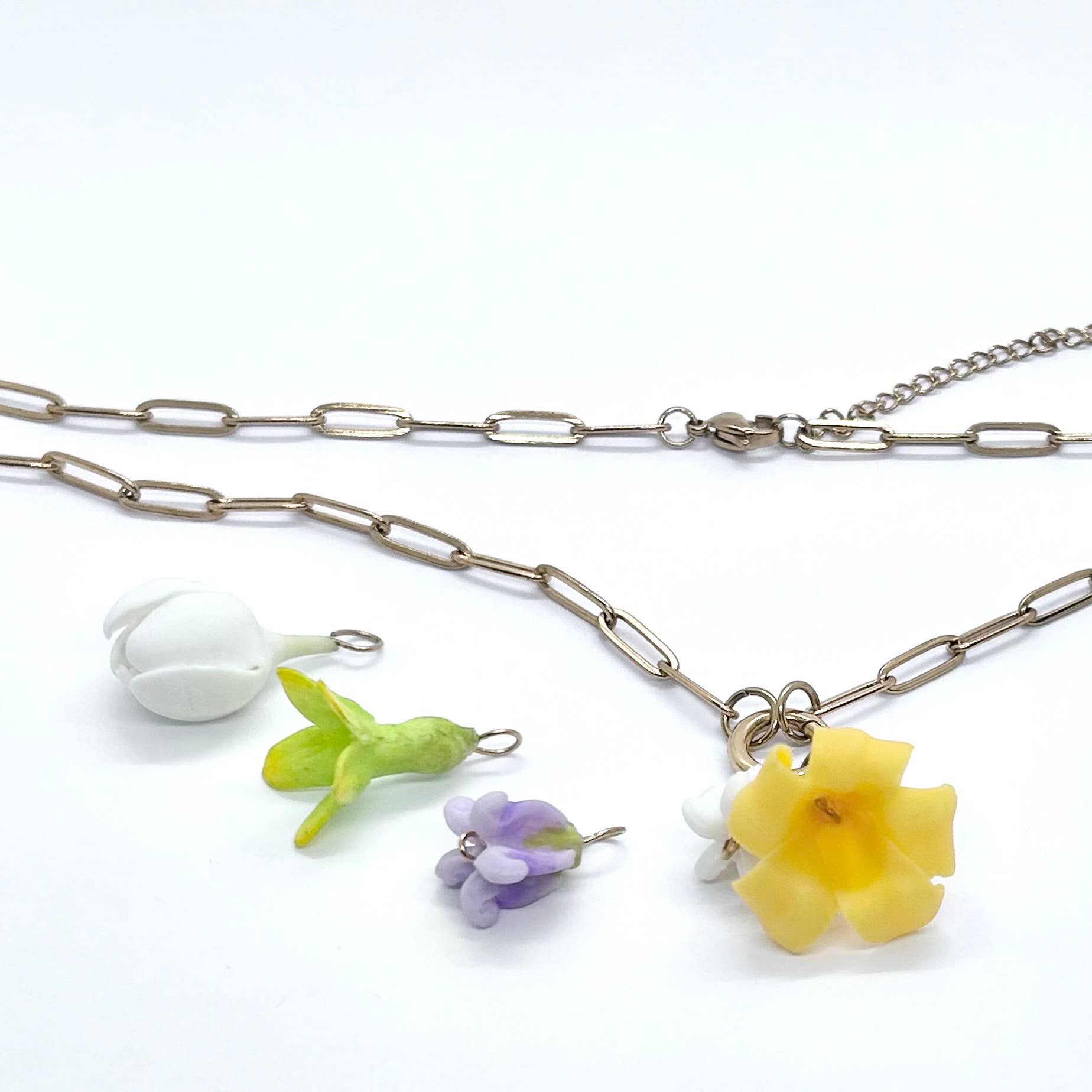 CLAY CHARM Changeable Flower Necklace