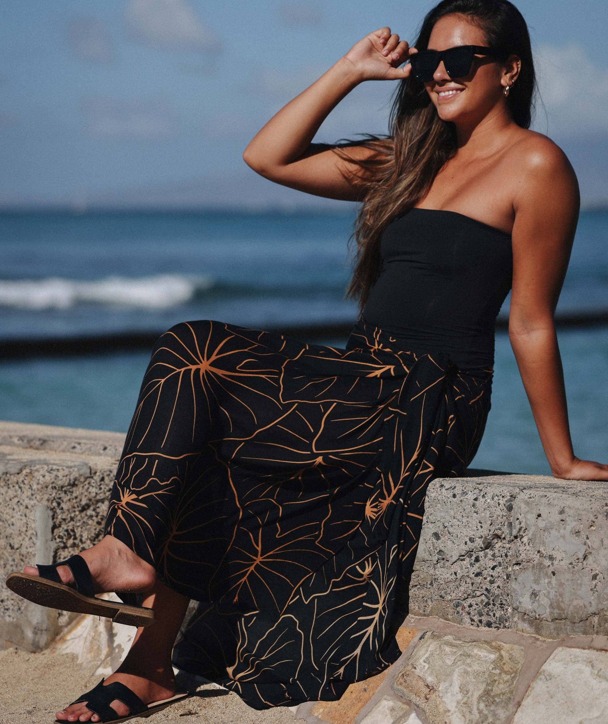 BLACK KALO Pareo Sarong - 74 x 46 in