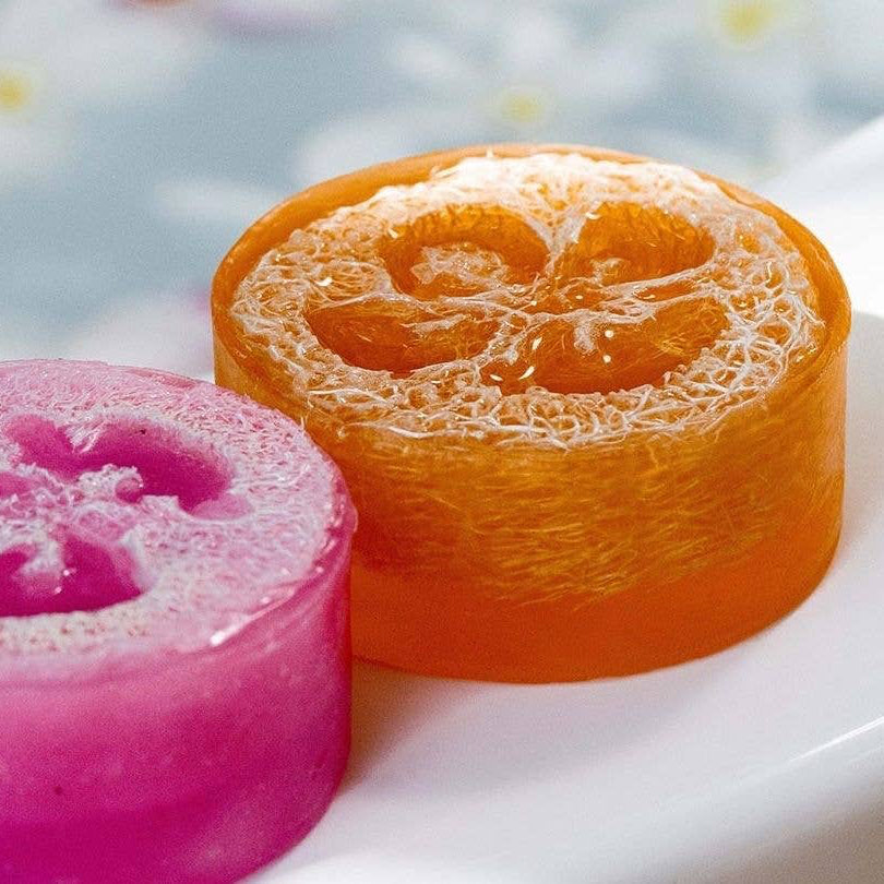 MANGO SEA SALT & KUKUI Exfoliating Loofah Soap