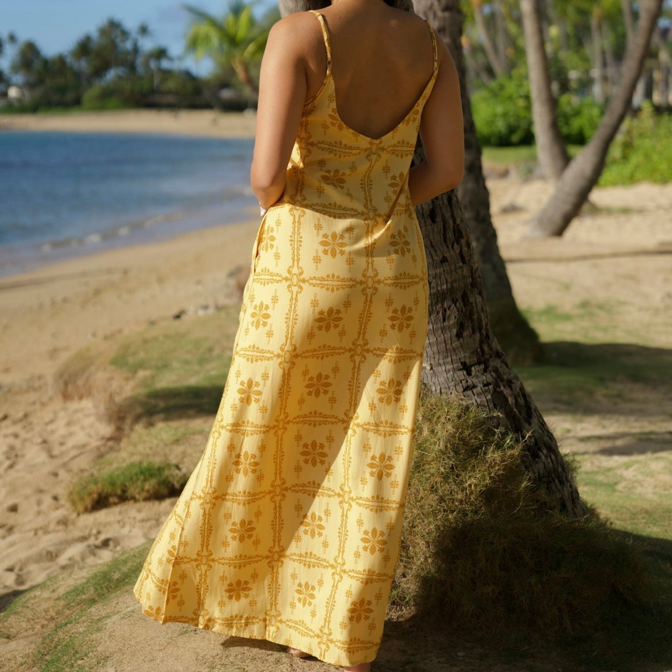 KILINOE Maxi Dress - Pua Kenikeni Glow
