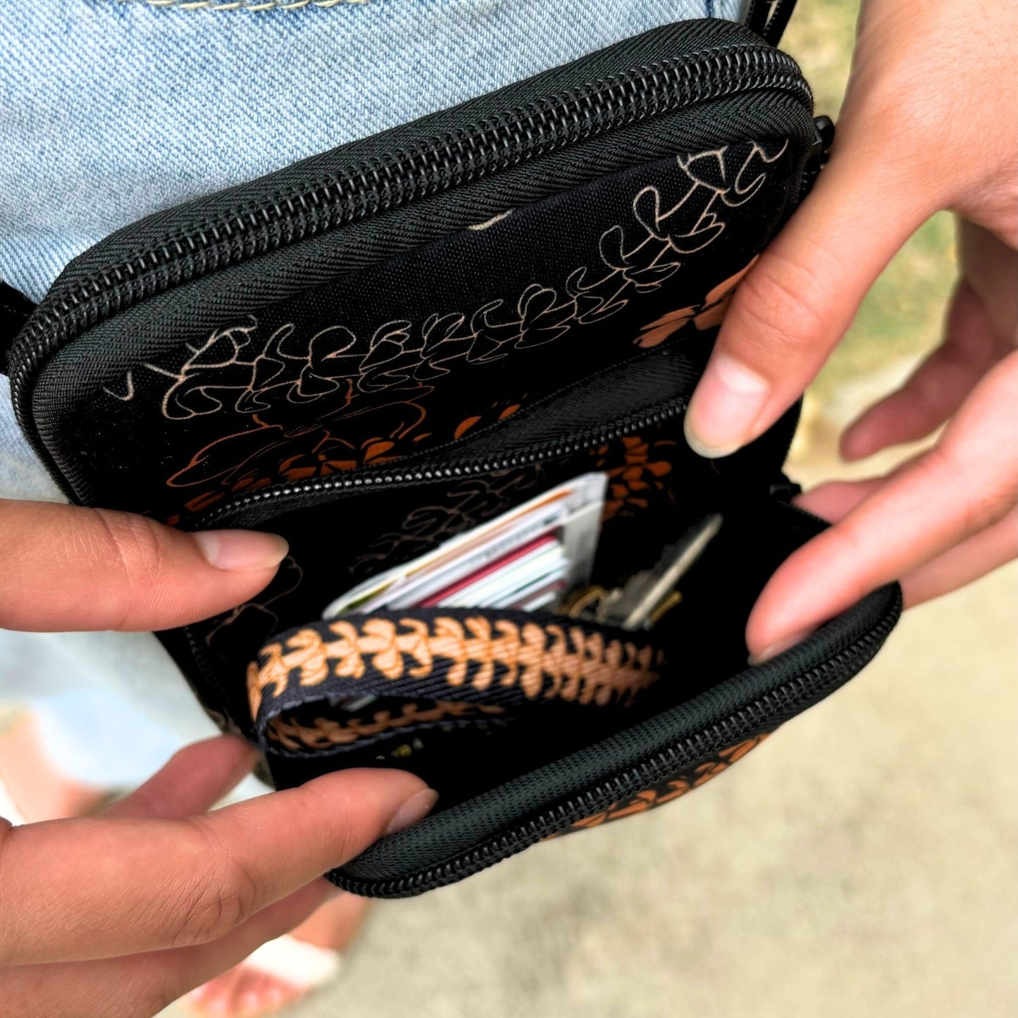 CELL PHONE CROSSBODY - Ha'aheo Black & Orange