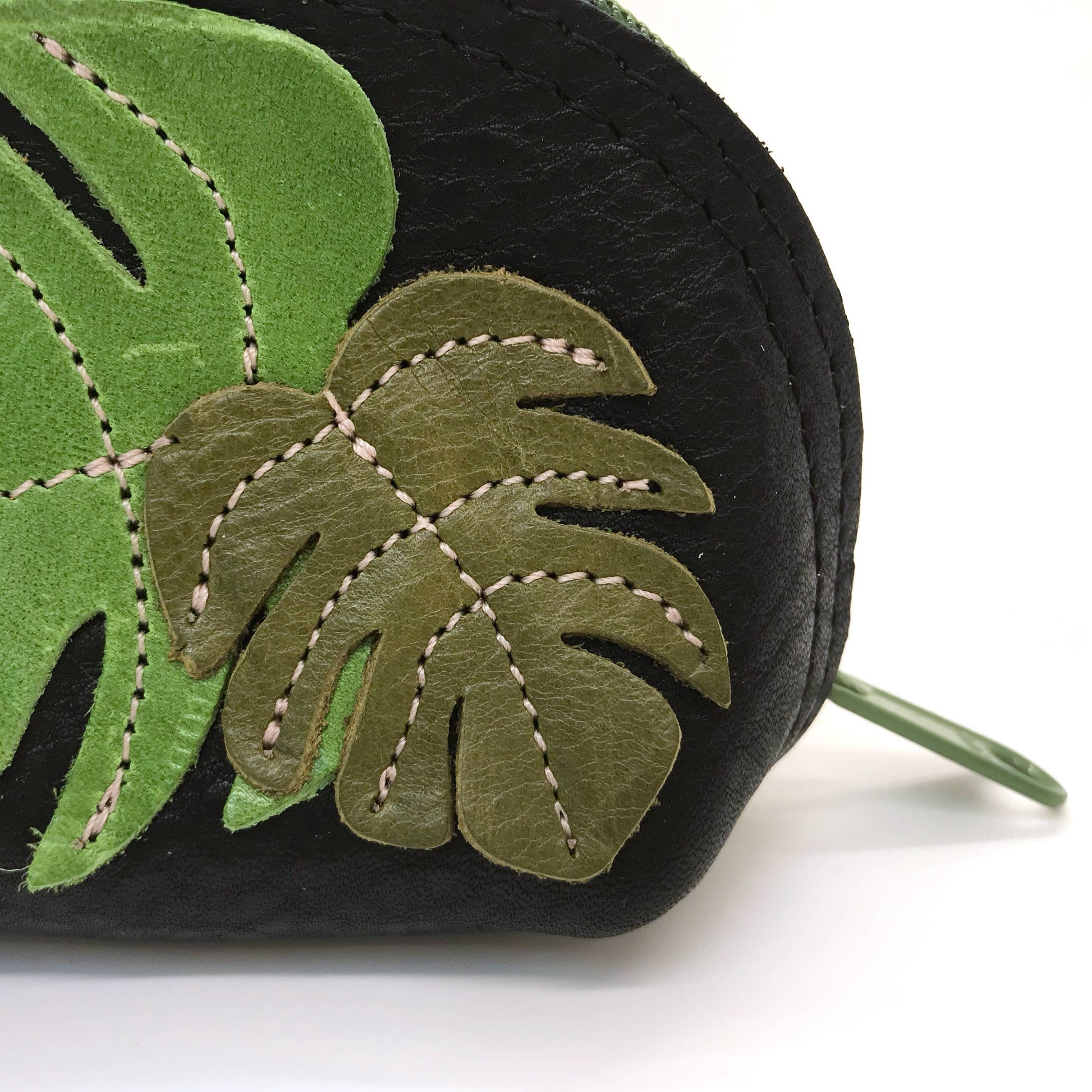 MONSTERA Leather Pouch - Olive / Medium